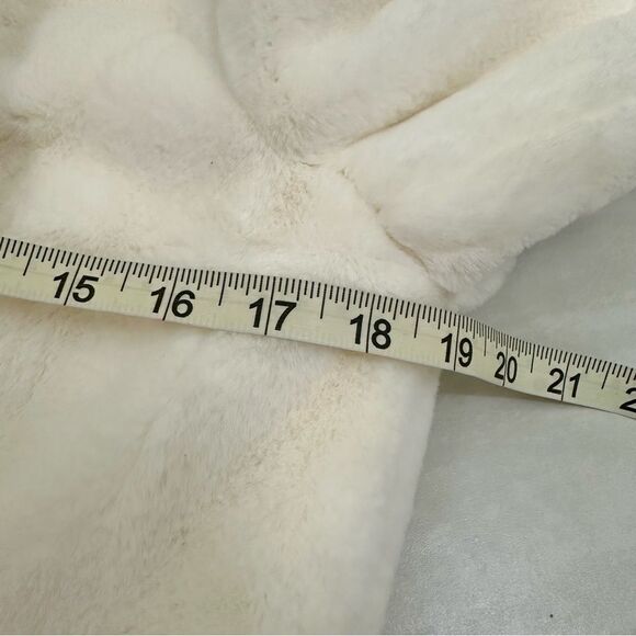 Apparis Faux Fur White Double Breasted Winter Trench Coat - Picture 9 of 11